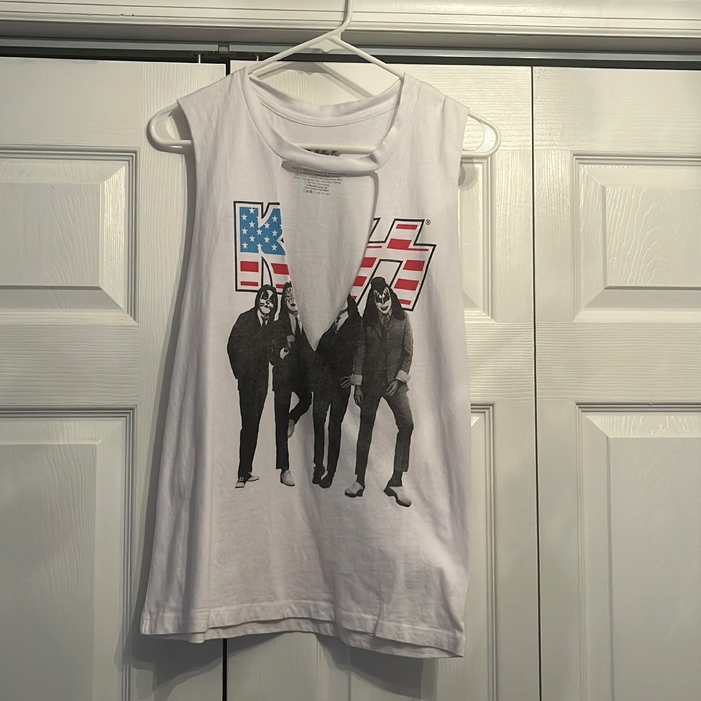 KISS band sleeveless V neck shirt. Size Large.